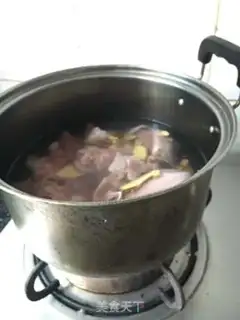 Make Fresh lamb soup step 1