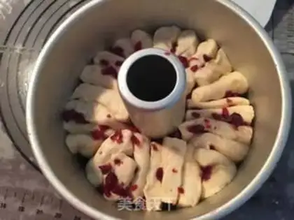 Make Cream cranberry hand tore step 11
