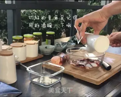 Make Carpenter fried octopus step 1