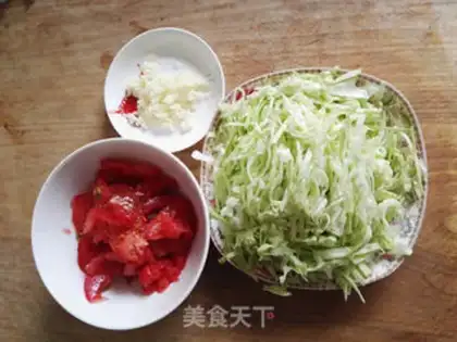Make Garlic tomato buns step 1