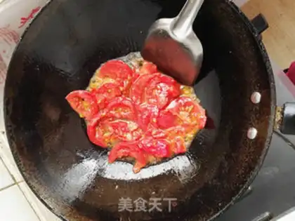 Make Garlic tomato buns step 2