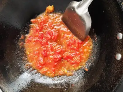 Make Garlic tomato buns step 4