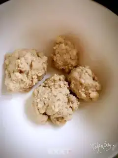 Make Pork meatball soup step 1