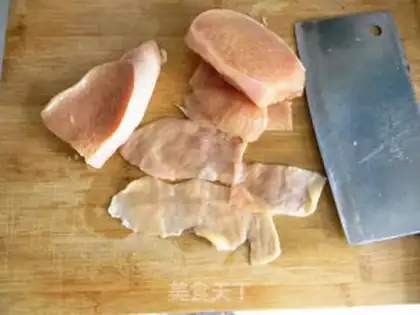 Make Golden pins and mushroom chicken rolls step 1
