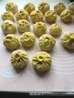 Make Pumpkin radish and shrimp buns step 9