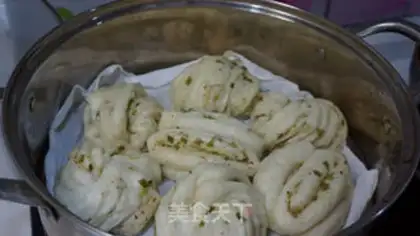Make Precious onion rolls step 21