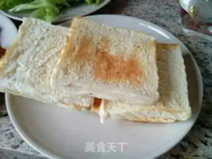 Make Egg bacon sandwich step 1