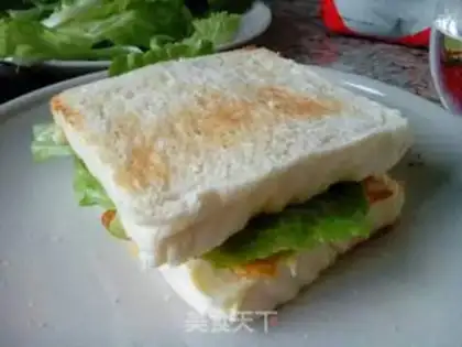 Make Egg bacon sandwich step 4