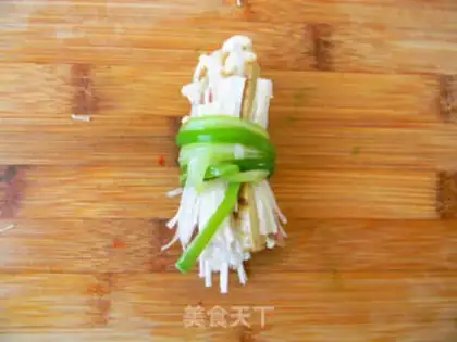 Make Soy-dry ginsomoni rolls step 3