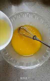 Make A fruit cream naked cake step 2