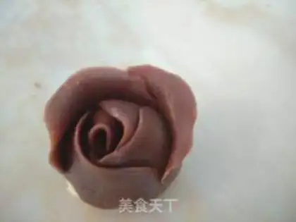 Make Chocolate rose cake step 11