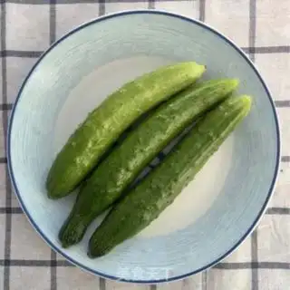 Make The cucumber in the private room step 0