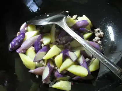 Make Potato with meat and eggplant step 5