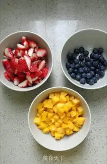 Make Fruit and cream cake step 1