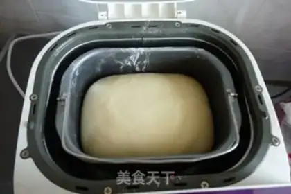 Make Sausage cheese roll step 4