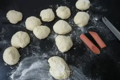 Make Sausage cheese roll step 5