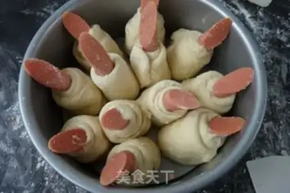 Make Sausage cheese roll step 8