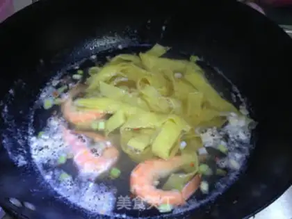 Make Shrimp hot eggskin step 11