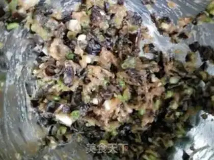 Make Black-middled bean horns step 5