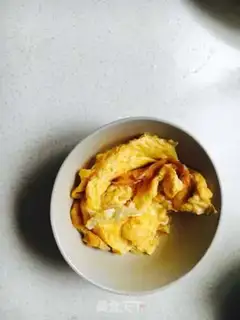 Make Scrambled eggs step 1