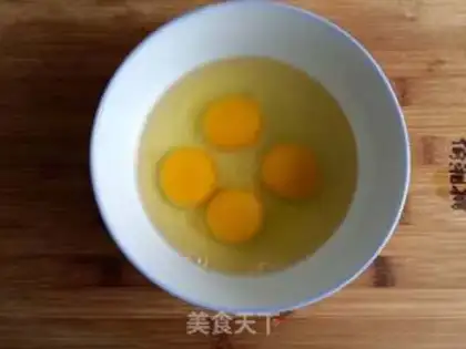 Make Tomato fried eggs step 6
