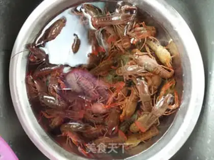 Make Spicy lobster step 1