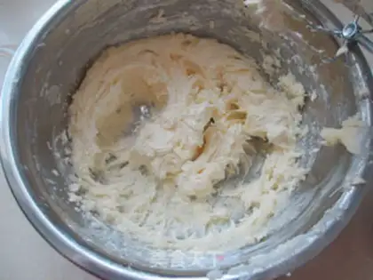 Make Two pounds of cake for tea and vanilla step 1