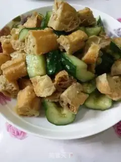 Make Oil-coated cucumber step 1