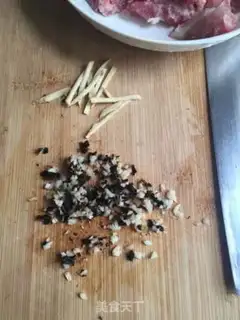 Make Scrambled with garlic step 1