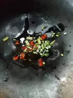 Make Onion noodles step 0