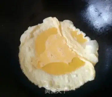 Make Scrambled eggs step 2