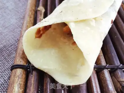 Make Old Beijing chicken roll step 13