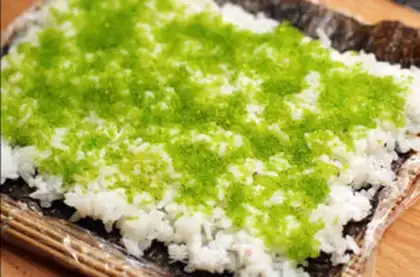 Make Flying fish seeds flip sushi step 3