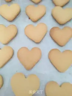 Make Heart crackers step 1