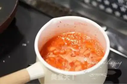 Make Simple and delicious strawberry sauce step 6