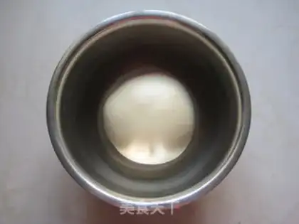 Make The hand tore the old bread step 1