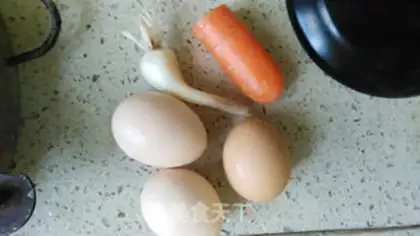 Make Scrambled eggs step 1