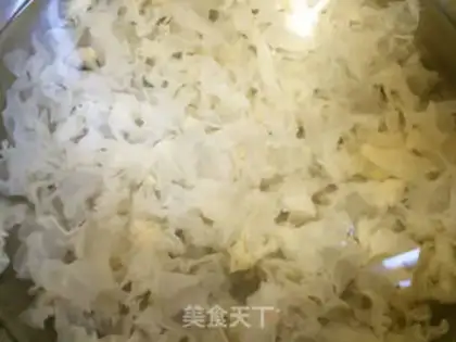 Make Silver almond soup step 0