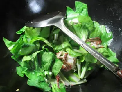 Make Crab cabbage soup step 3