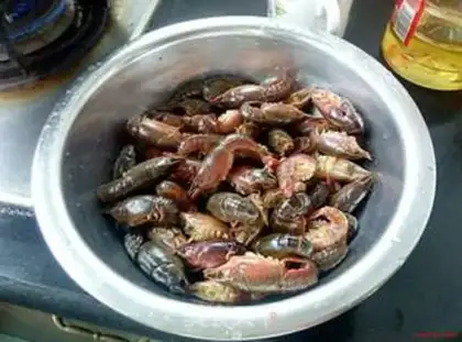 Make Garlic lobster step 0