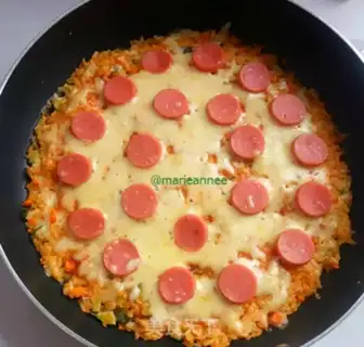 Make Rice ham and sausage pizza step 9