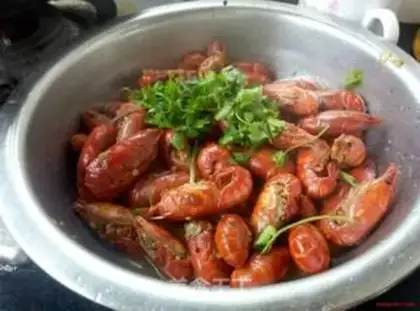 Make Garlic lobster step 8