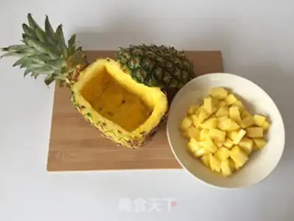 Make pineapple rice step 1