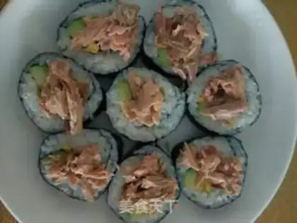 Make Tuna sushi step 8