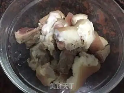Make Saffron feet step 0