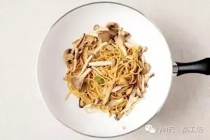 Make Garlic mushroom olive pasta step 6