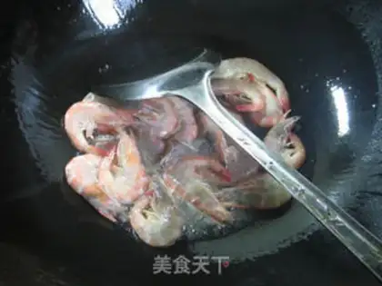 Make Shrimp fried eggs step 2