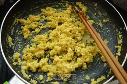 Make Egg cheese toast step 2