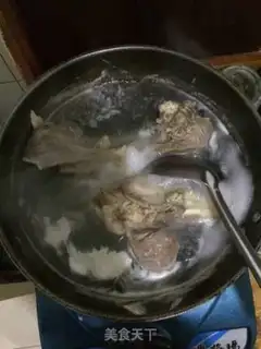 Make Hands on lamb step 1