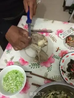 Make Hands on lamb step 2